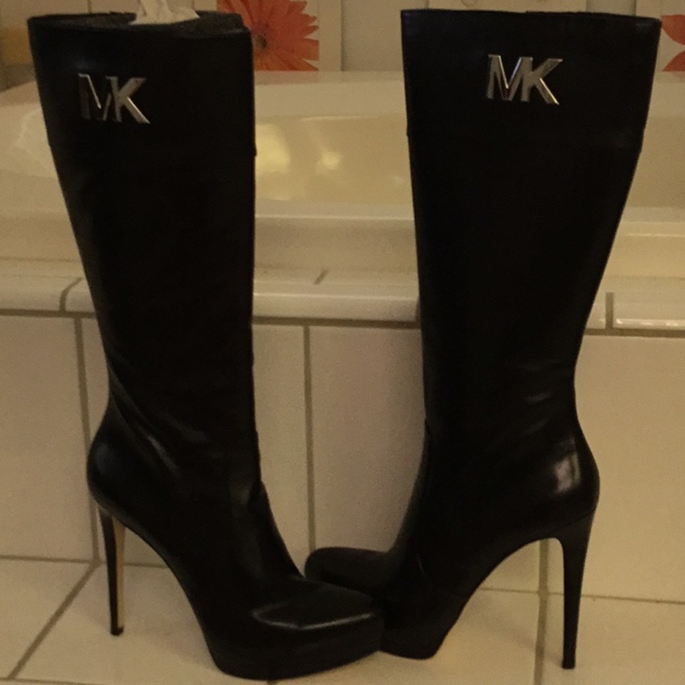 Brand new Michael Kors Haley Boots Size 11